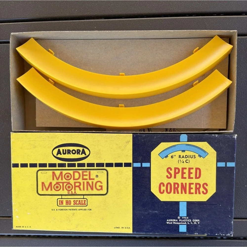 Vintage AURORA Model Motoring Speed Corners 6